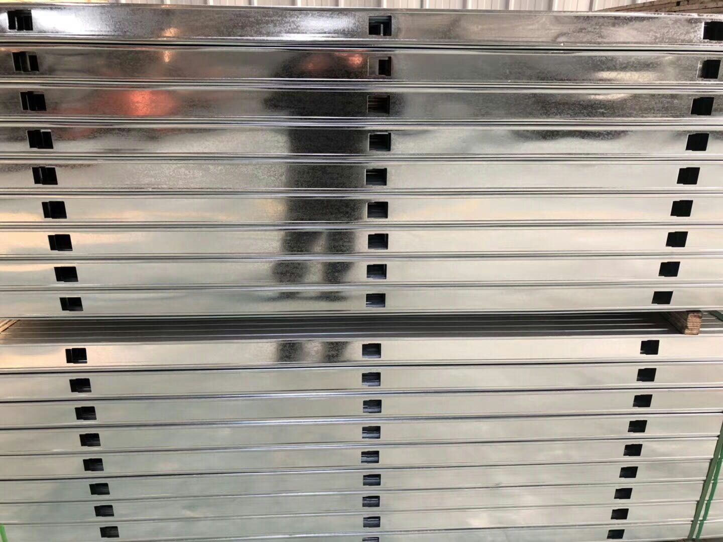 輕鋼龍骨生產廠家